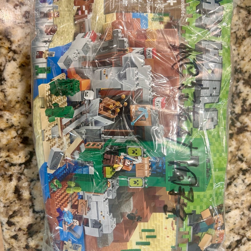 Minecraft Building Set- knockoff Lego